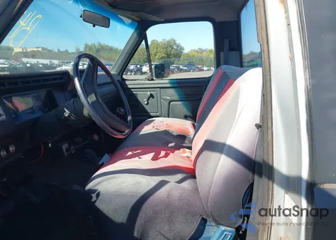 1983 Ford F150 из США, поврежденный, VIN 2FTEF14Y4DCA24035